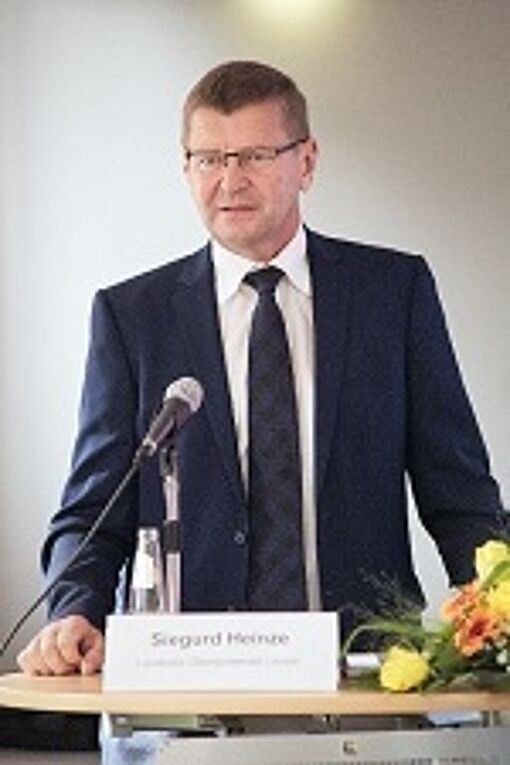 Landrat Siegurd Heinze_klein.jpg