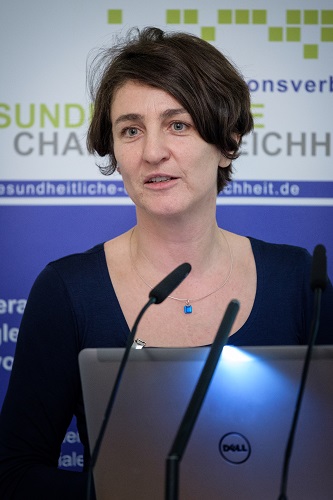 Prof. Dr. Chris­ti­a­ne Falge